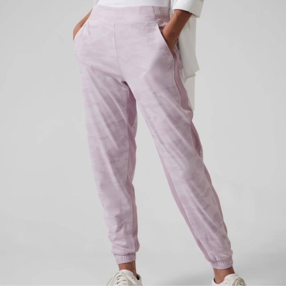 ATHLETA Brooklyn Lined‎ Camo Joggers Size 6 Athletic Lounge Cozy Pants